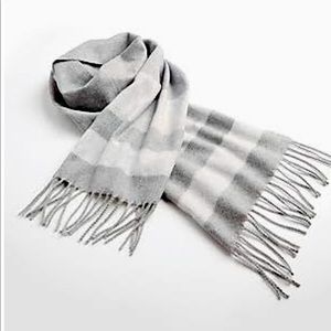 NWT Express Women’s Blanket Scarf